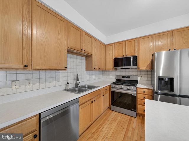 13662 SAINT JOHNS WOOD PL, Herndon, VA 20171