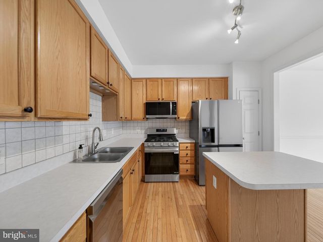 13662 SAINT JOHNS WOOD PL, Herndon, VA 20171