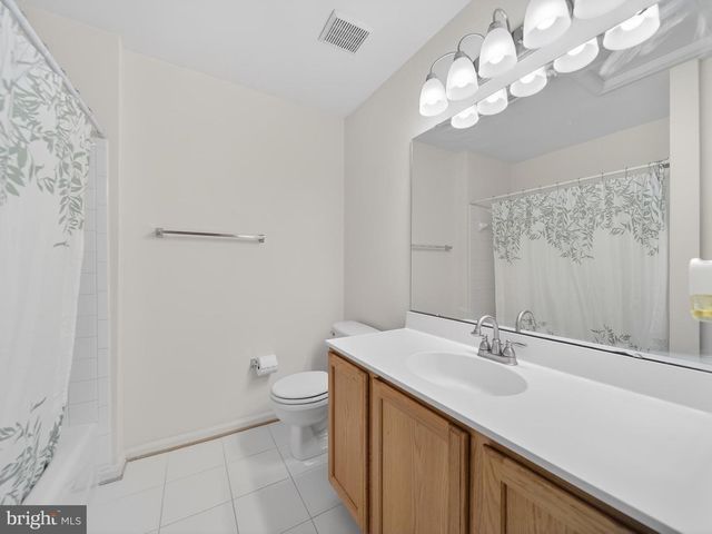 13662 SAINT JOHNS WOOD PL, Herndon, VA 20171