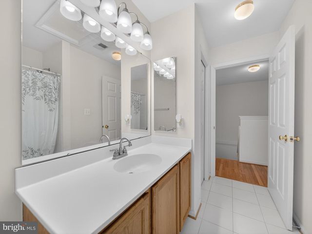 13662 SAINT JOHNS WOOD PL, Herndon, VA 20171