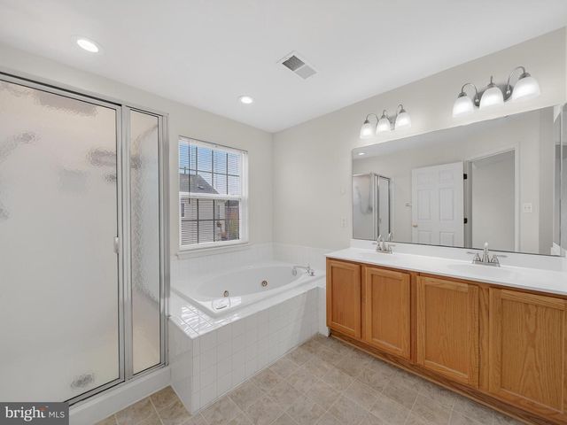 13662 SAINT JOHNS WOOD PL, Herndon, VA 20171