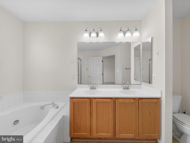 13662 SAINT JOHNS WOOD PL, Herndon, VA 20171