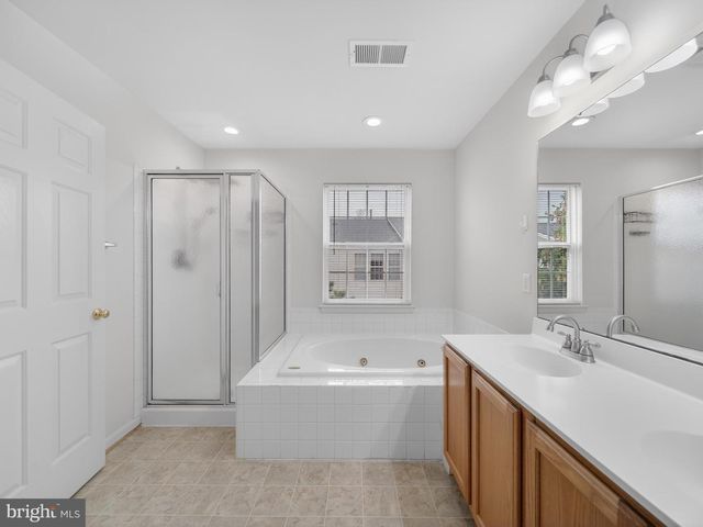 13662 SAINT JOHNS WOOD PL, Herndon, VA 20171