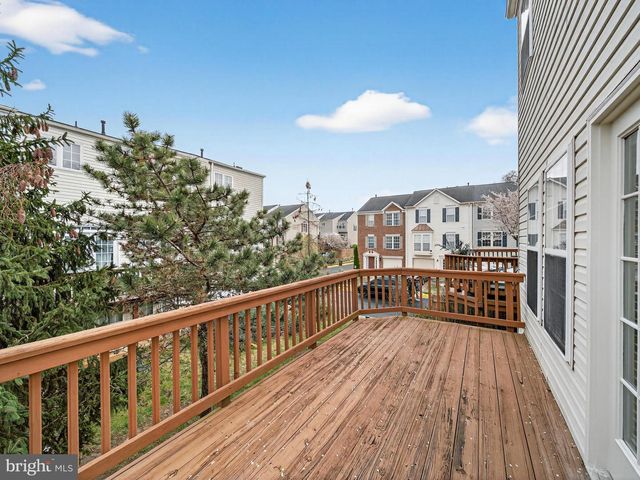 13662 SAINT JOHNS WOOD PL, Herndon, VA 20171