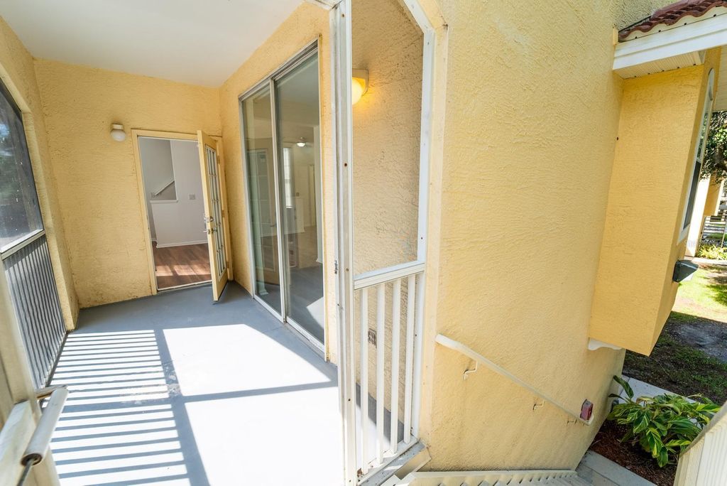 Image 18 of property listing at 12106 POPPY FIELD LANE 107, Orlando, FL 32837