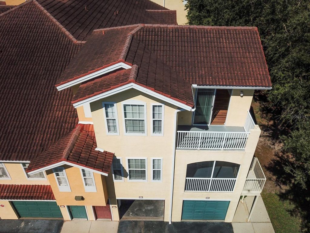 Image 40 of property listing at 12106 POPPY FIELD LANE 107, Orlando, FL 32837