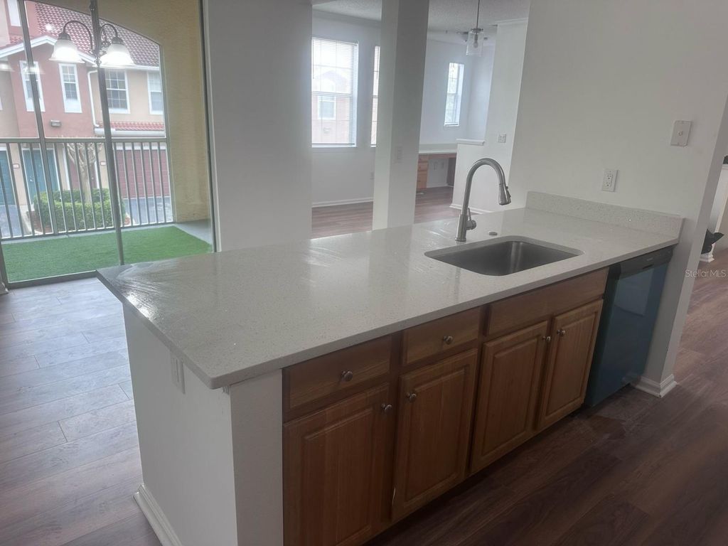 Image 10 of property listing at 12106 POPPY FIELD LANE 107, Orlando, FL 32837