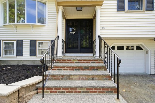 10 Richardson Cir, Saugus, MA 01906
