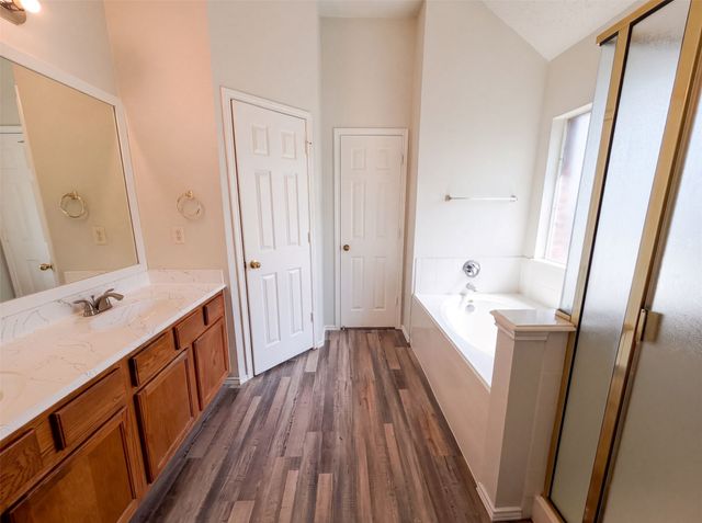 448 N Waterford Oaks Drive, Cedar Hill, TX 75104