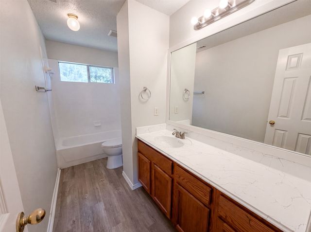 448 N Waterford Oaks Drive, Cedar Hill, TX 75104