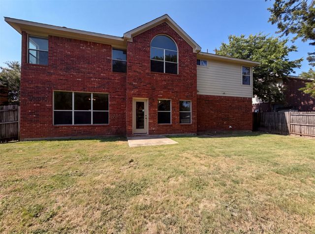 448 N Waterford Oaks Drive, Cedar Hill, TX 75104