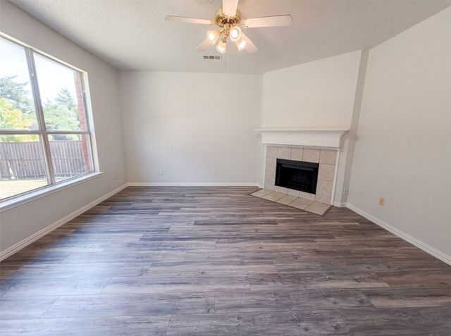 448 N Waterford Oaks Drive, Cedar Hill, TX 75104