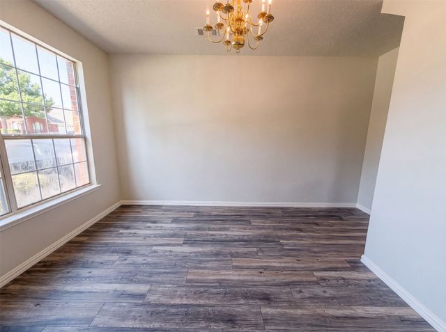 448 N Waterford Oaks Drive, Cedar Hill, TX 75104