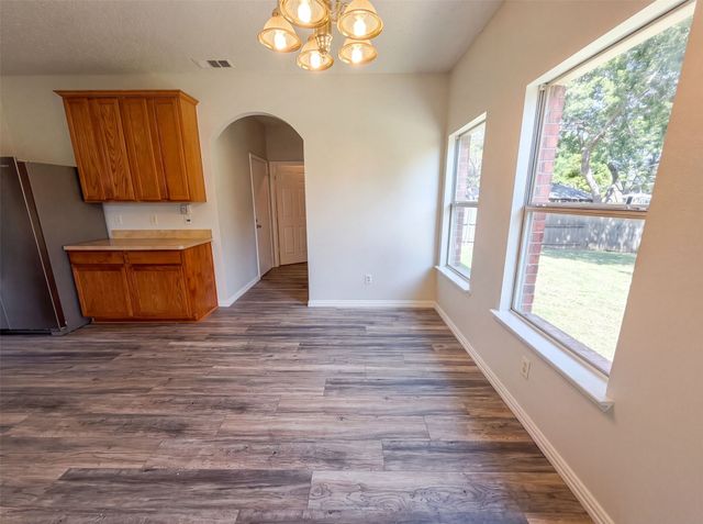 448 N Waterford Oaks Drive, Cedar Hill, TX 75104