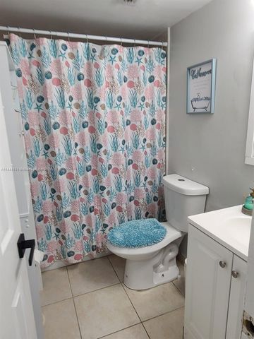 496 NW 165th St Rd D112, Miami, FL 33169