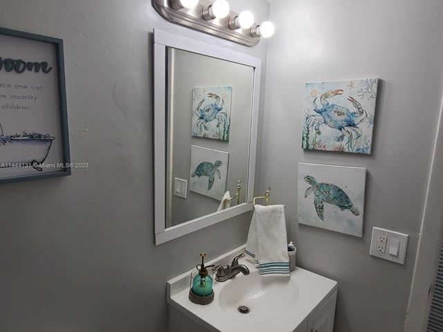 496 NW 165th St Rd D112, Miami, FL 33169