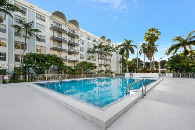 496 NW 165th St Rd D112, Miami, FL 33169