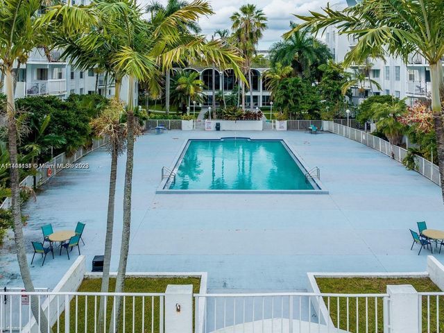 496 NW 165th St Rd D112, Miami, FL 33169