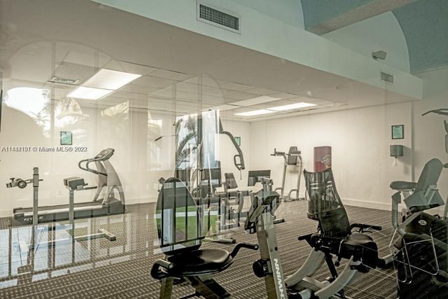 496 NW 165th St Rd D112, Miami, FL 33169