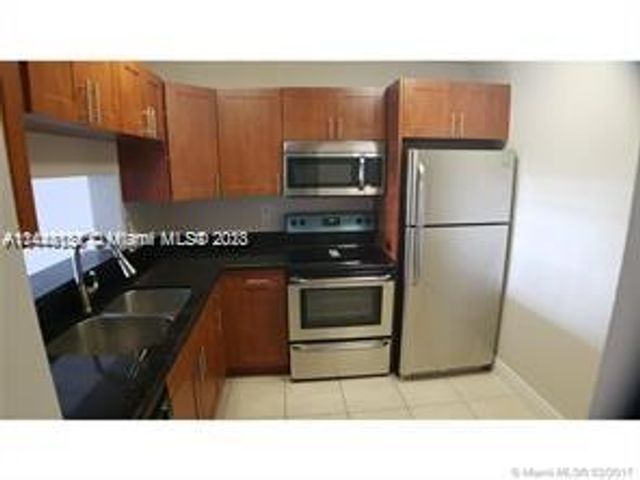 496 NW 165th St Rd D112, Miami, FL 33169