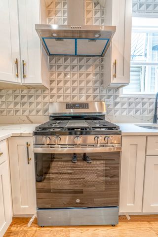 4826 W Potomac Avenue, Chicago, IL 60651