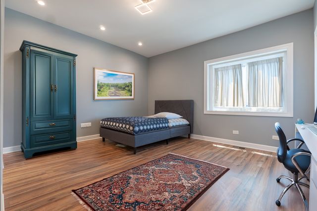 4826 W Potomac Avenue, Chicago, IL 60651
