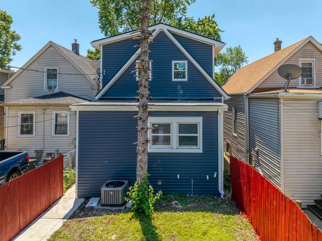4826 W Potomac Avenue, Chicago, IL 60651