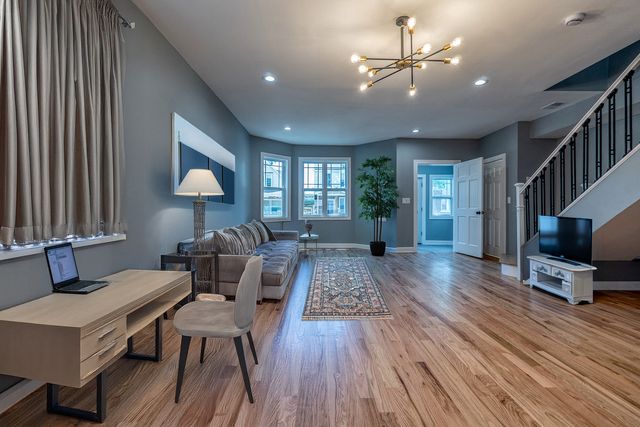 4826 W Potomac Avenue, Chicago, IL 60651