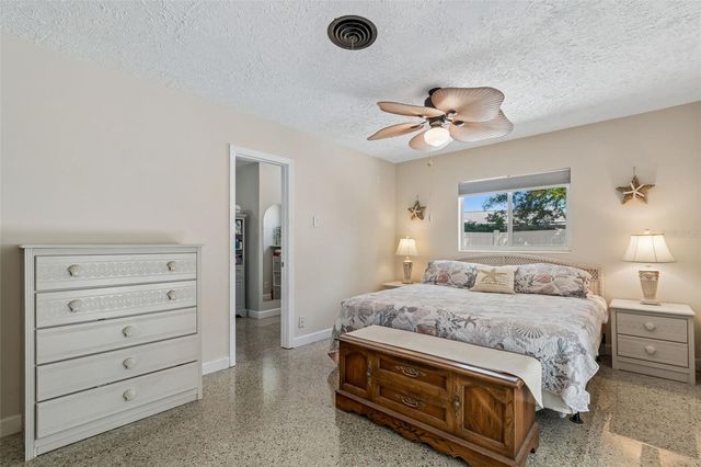 10572 BLOSSOM LAKE DRIVE, Seminole, FL 33772