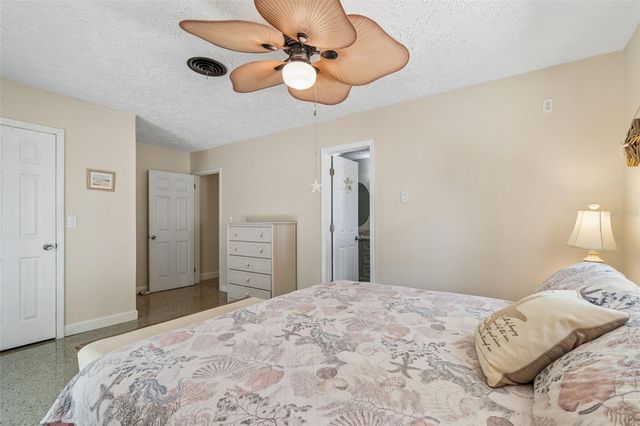 10572 BLOSSOM LAKE DRIVE, Seminole, FL 33772