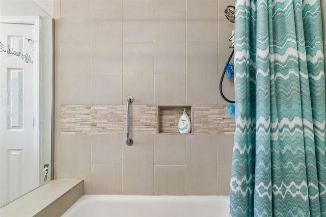 10572 BLOSSOM LAKE DRIVE, Seminole, FL 33772