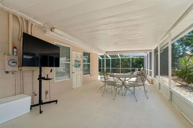 10572 BLOSSOM LAKE DRIVE, Seminole, FL 33772