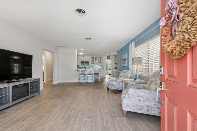 10572 BLOSSOM LAKE DRIVE, Seminole, FL 33772