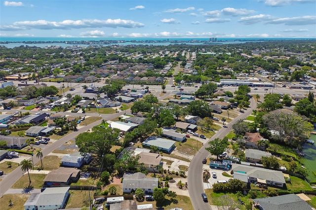 10572 BLOSSOM LAKE DRIVE, Seminole, FL 33772