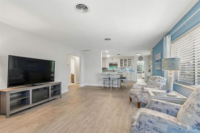 10572 BLOSSOM LAKE DRIVE, Seminole, FL 33772