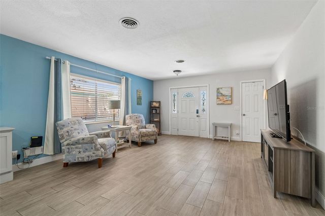 10572 BLOSSOM LAKE DRIVE, Seminole, FL 33772