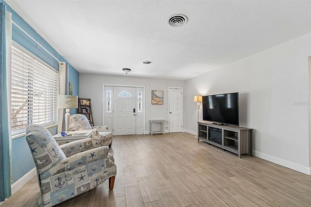 10572 BLOSSOM LAKE DRIVE, Seminole, FL 33772