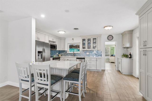 10572 BLOSSOM LAKE DRIVE, Seminole, FL 33772