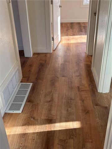 906 RIVERVIEW Drive, St Joseph, MO 64503