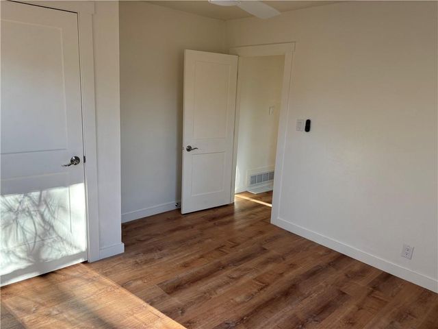 906 RIVERVIEW Drive, St Joseph, MO 64503