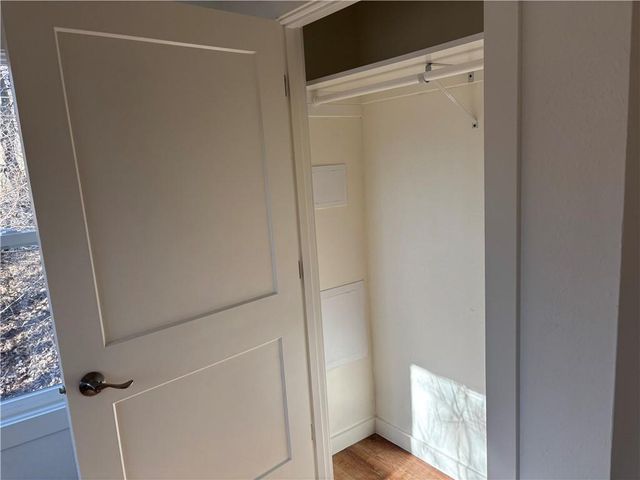 906 RIVERVIEW Drive, St Joseph, MO 64503