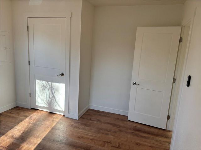 906 RIVERVIEW Drive, St Joseph, MO 64503