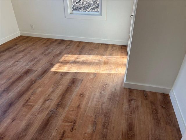 906 RIVERVIEW Drive, St Joseph, MO 64503