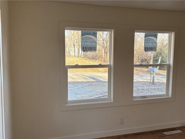 906 RIVERVIEW Drive, St Joseph, MO 64503