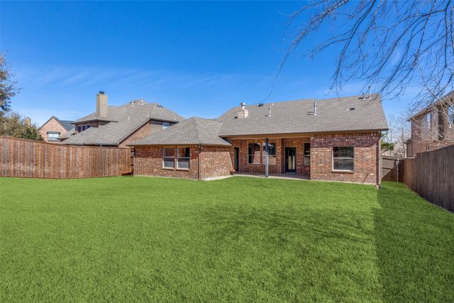 10121 Waverly Lane, Fort Worth, TX 76244