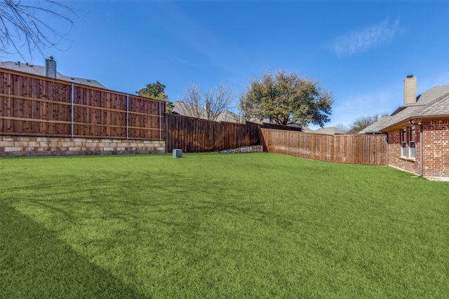 10121 Waverly Lane, Fort Worth, TX 76244