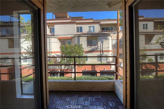 400 N Louise Street 205, Glendale, CA 91206