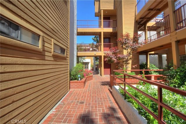 400 N Louise Street 205, Glendale, CA 91206