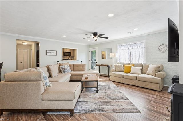 2810 Wiigwaas LN, Virginia Beach, VA 23451