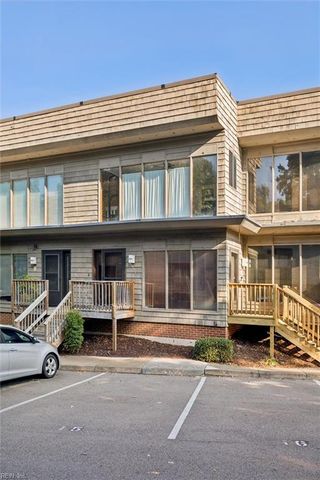 2810 Wiigwaas LN, Virginia Beach, VA 23451